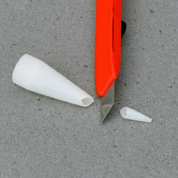 Plastic nozzle with inox thread
